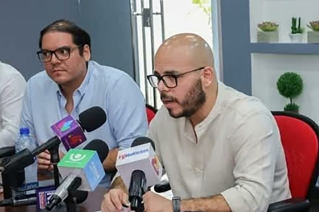Fotografía obtenida de rastreo de redes que muestra a Daniel Edmundo (d) y Maurice Facundo Ortega Murillo, hijos de la pareja presidencial nicaragüense Daniel Ortega y Rosario Murillo, quienes se convirtieron este jueves en los nuevos sancionados por el Departamento del Tesoro de EE.UU. EFE/ Rastreo de Redes