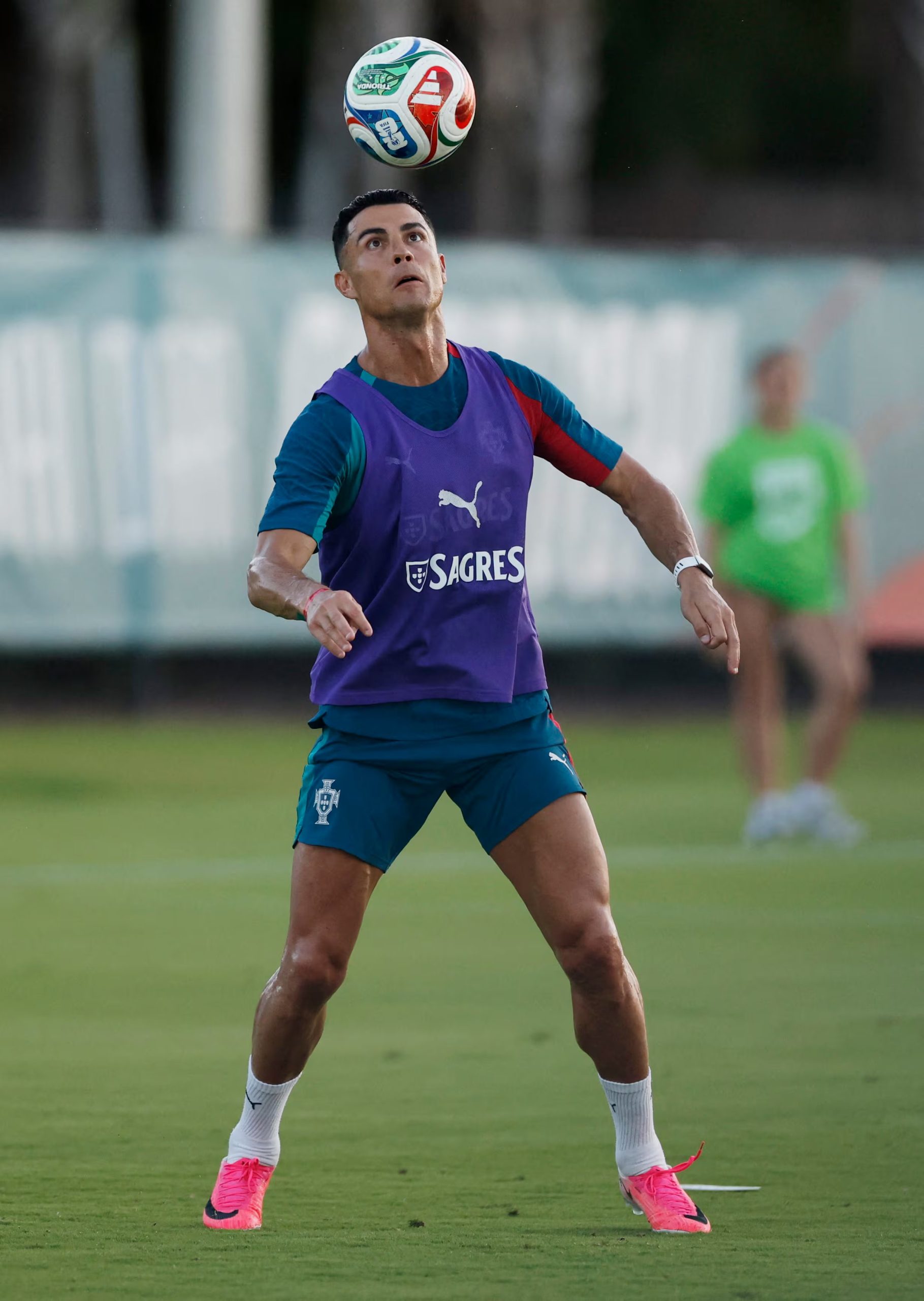 Cristiano Ronaldo afronta su sexto Mundial con Portugal y, según Roberto Martínez, mantiene la misma intensidad interna que en el primero - crédito Marco Bello/REUTERS