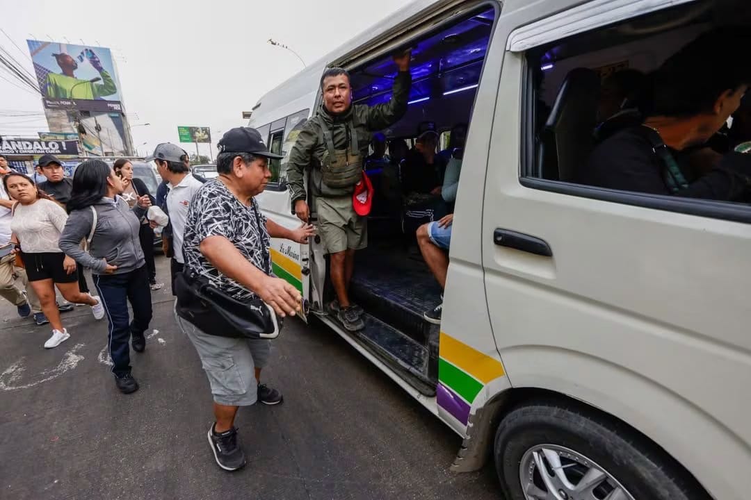 Luis Marcos, gerente de la Uni&oacute;n Nacional de Transportistas, afirm&oacute; que el subsidio cubre solo entre el 25% y 30% del costo adicional por el alza del di&eacute;sel. (Andina)