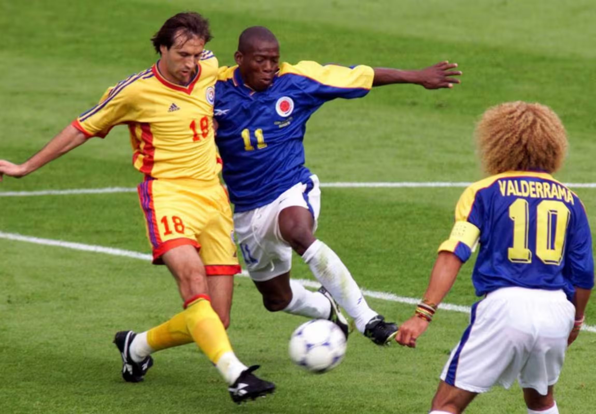 Colombia volvió a verse las caras ante Rumania en Francia 98, con una nomina envejecida - crédito Reuters