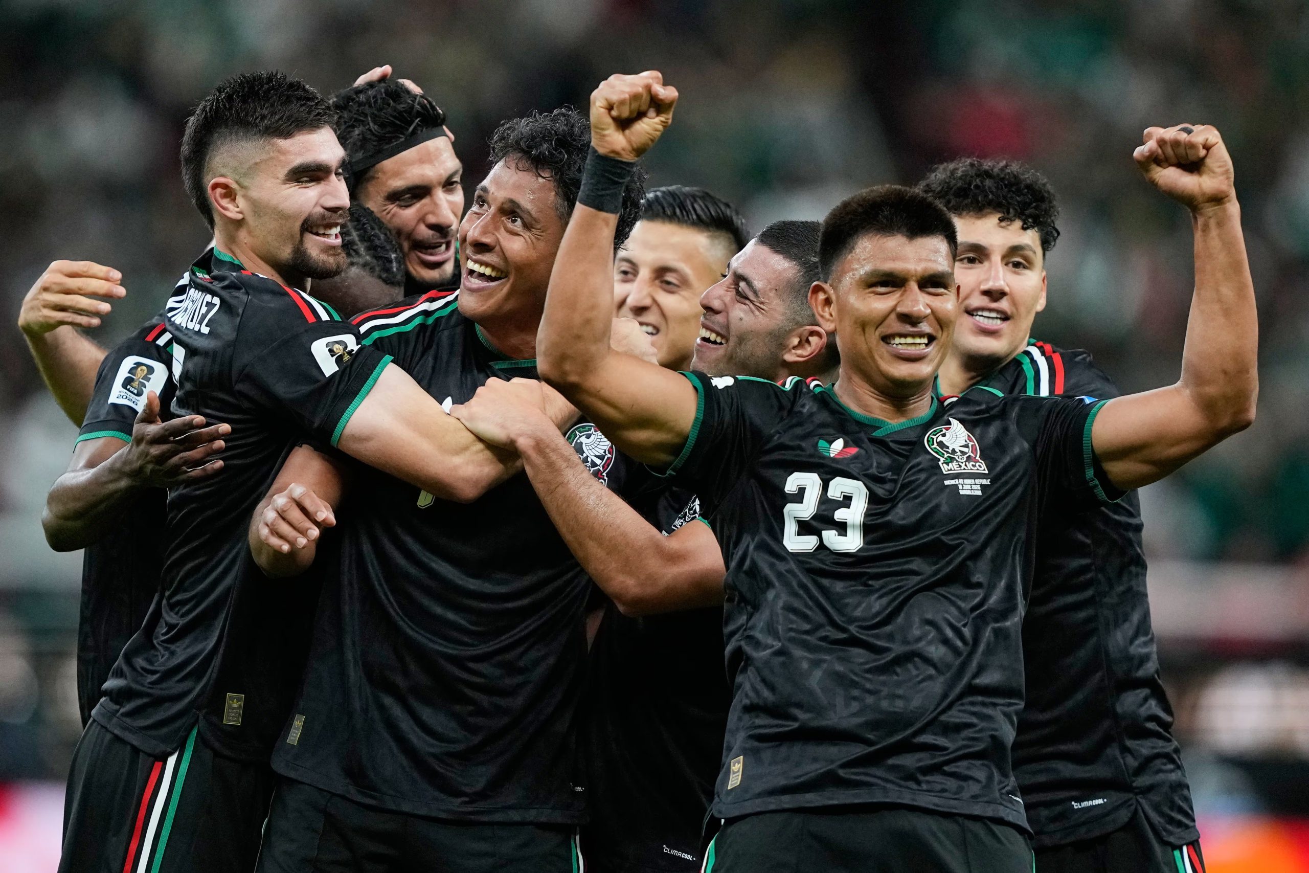 México amarró liderato tras vencer a Corea, con gol de Luis Romo. (AP Foto/Natacha Pisarenko)