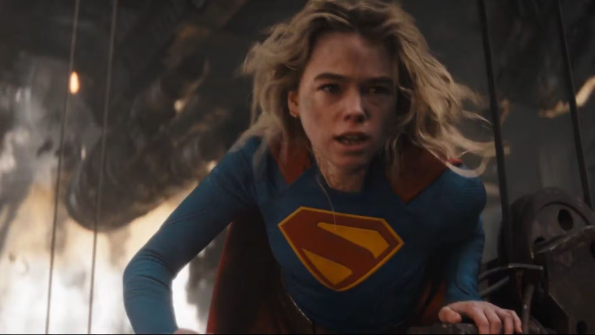 Milly Alcock interpreta a Kara Zor-El en Supergirl, una historia en la que el personaje viaja por el cosmos junto a Ruthye y Krypto (Warner Bros./DC Studios)