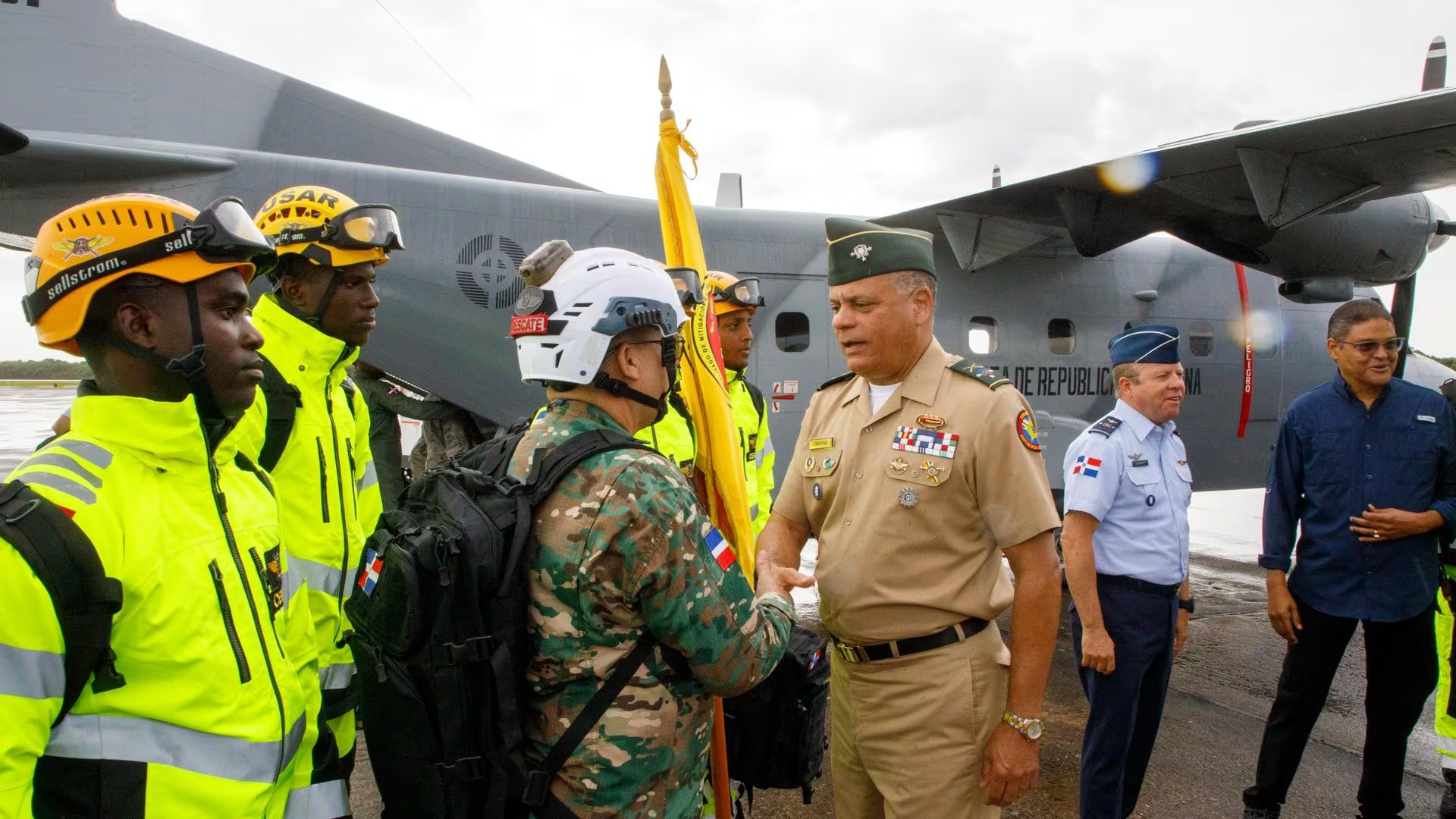 El equipo de búsqueda y rescate enviado por República Dominicana a Venezuela llegó por la tarde el jueves (PresidenciaRD)