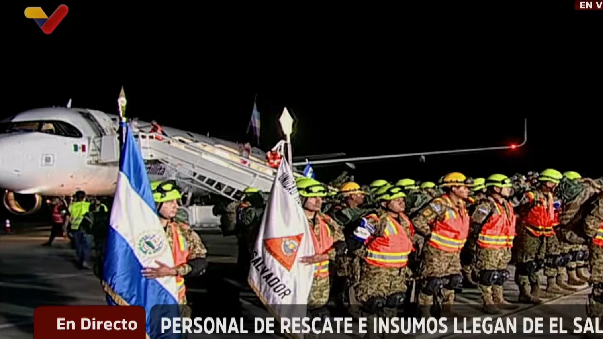 Personal de rescate e insumos llegaron a Venezuela desde El Salvador (Captura de pantalla de VTV)