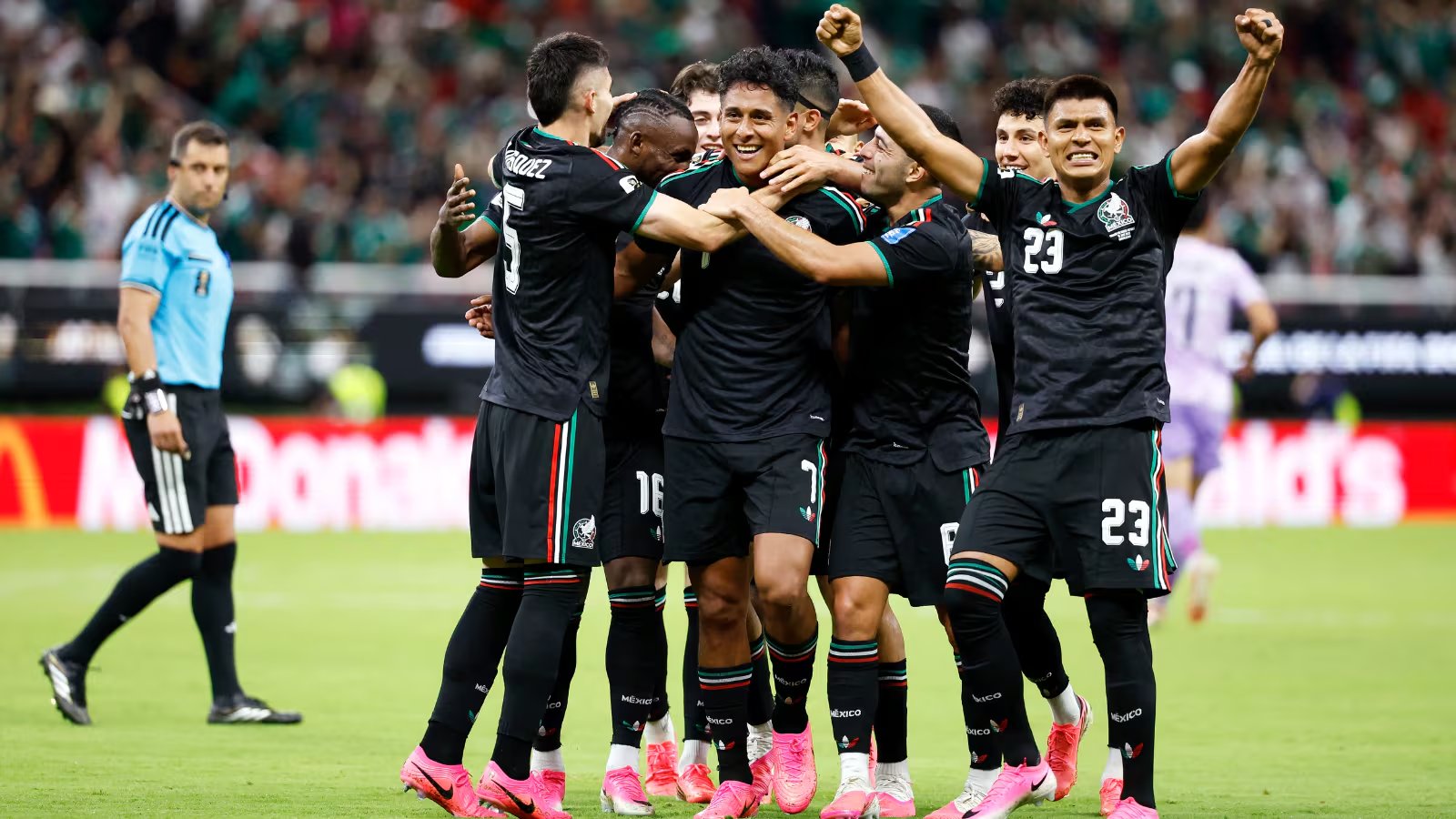 El Tri aseguró el liderato tras vencer 1-o a Corea del Sur. (Photo by Ulises RUIZ / AFP)