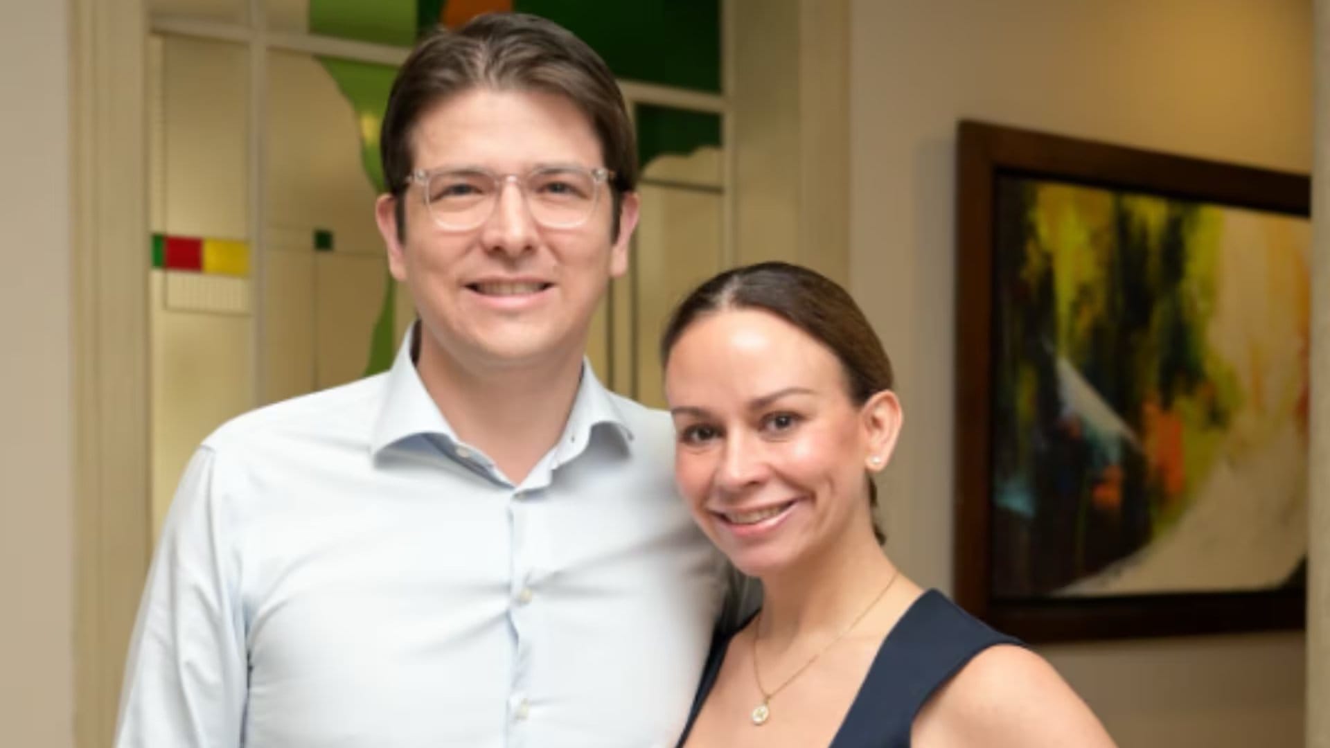 La viuda del senador Miguel Uribe Turbay, María Claudia Tarazona, dijo que el exprecandidato presidencial temía por su seguridad en medio de la campaña y que, según le contó él mismo, le habían rechazado todos los pedidos para reforzar su esquema de protección antes del magnicidio - crédito @migueluribet/Instagram