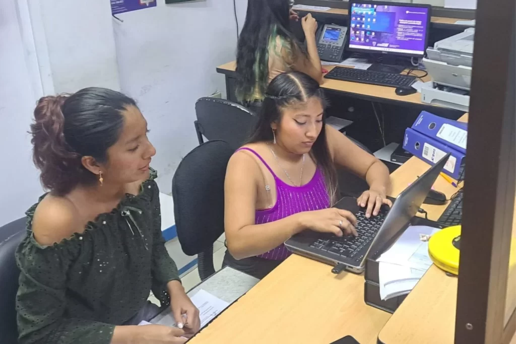 Requisitos para inscribirse a Jóvenes en Acción: Tercer Periodo