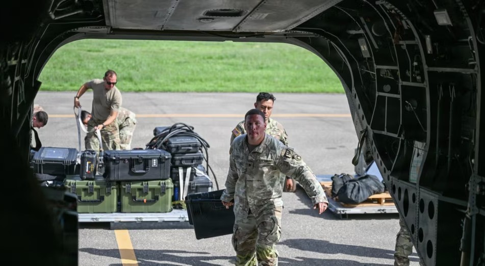 EE.UU. amplía apoyo a Venezuela con más de 200 militares y equipos de rescate tras los terremotos