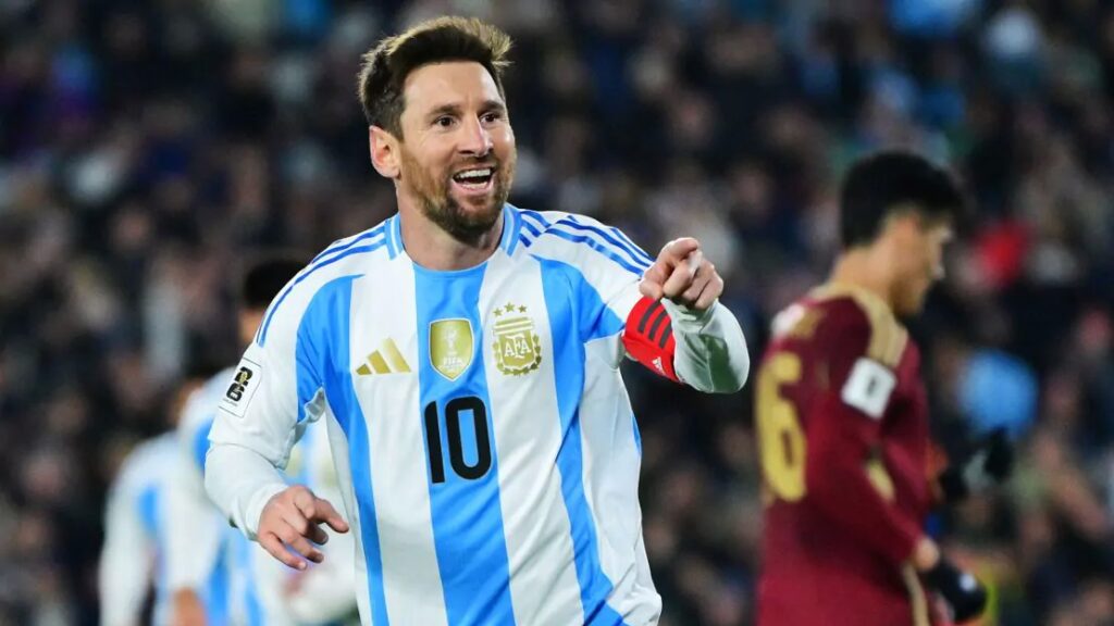 Messi hace historia con siete partidos consecutivos marcando en un Mundial