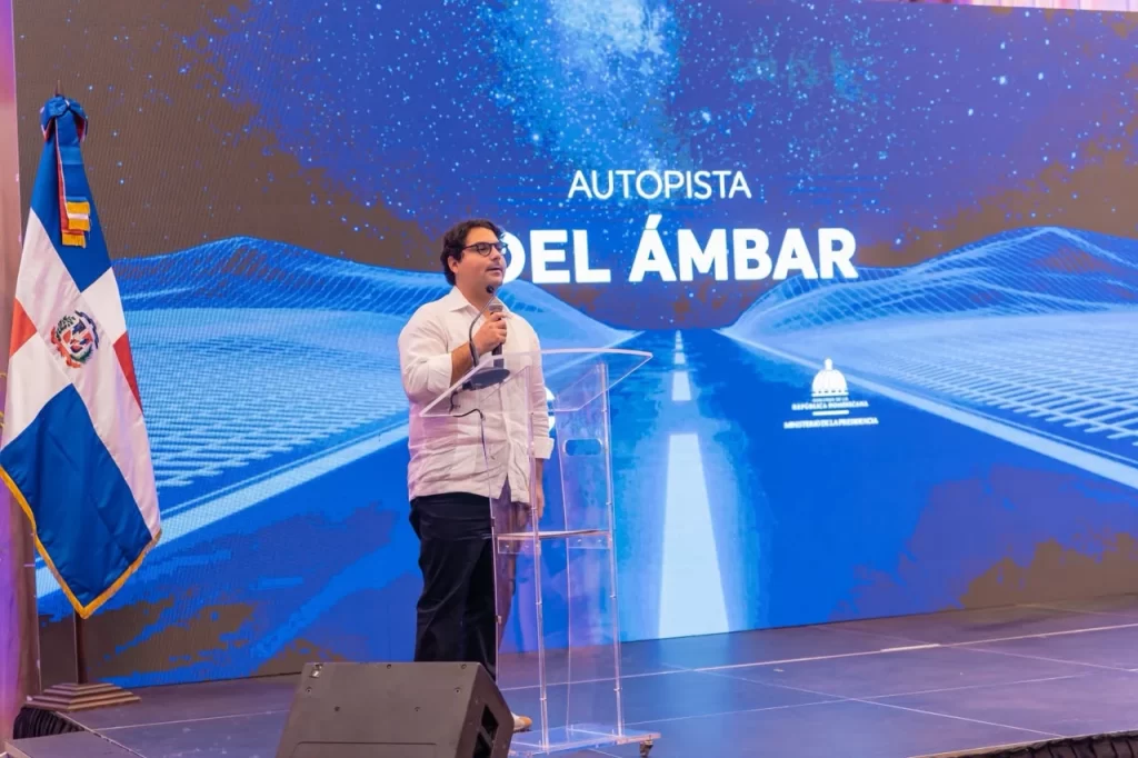 Gobierno presenta proyecto Autopista del Ámbar a sector privado y autoridades de Puerto Plata