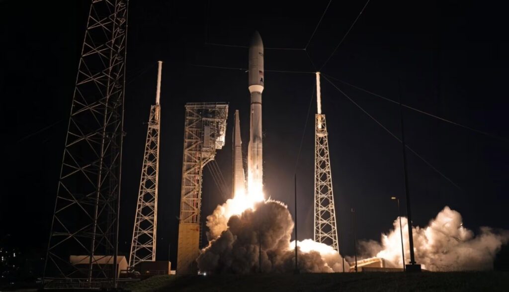 Amazon ya tiene 396 satélites en órbita y lanzará internet satelital este año