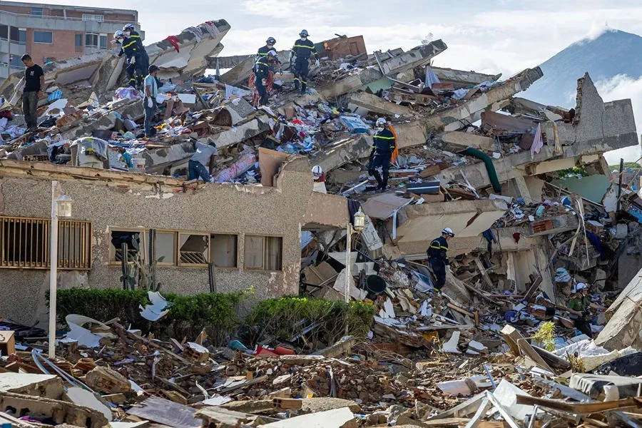 Cerca de 2,000 muertos y casi 50 mil desaparecidos tras los terremotos en Venezuela