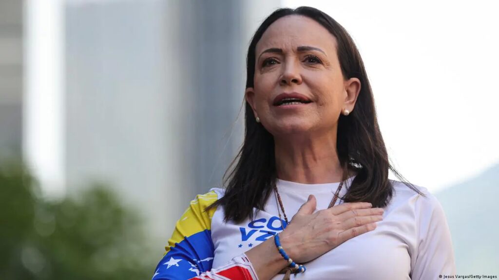 Machado acusa a gobierno venezolano de impedir su regreso