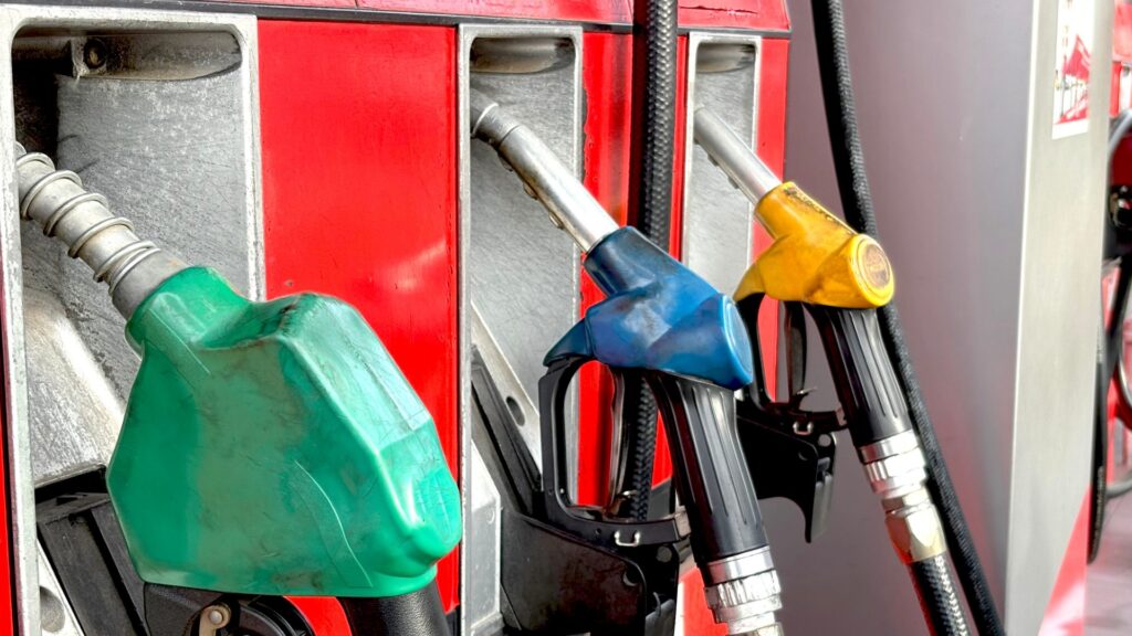 ¡Buenas noticias! Gobierno baja precios de los combustibles para la semana del 4 al 10 de julio de 2026