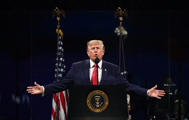 Trump participa en cumbre de líderes de la OTAN en Ankara