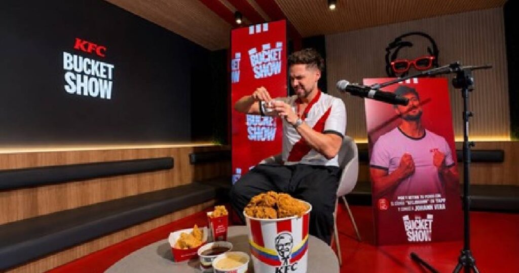 KFC revoluciona su experiencia digital con «El Bucket Show» y lleva el concepto del «dipeo» a otro nivel junto a Johann Vera