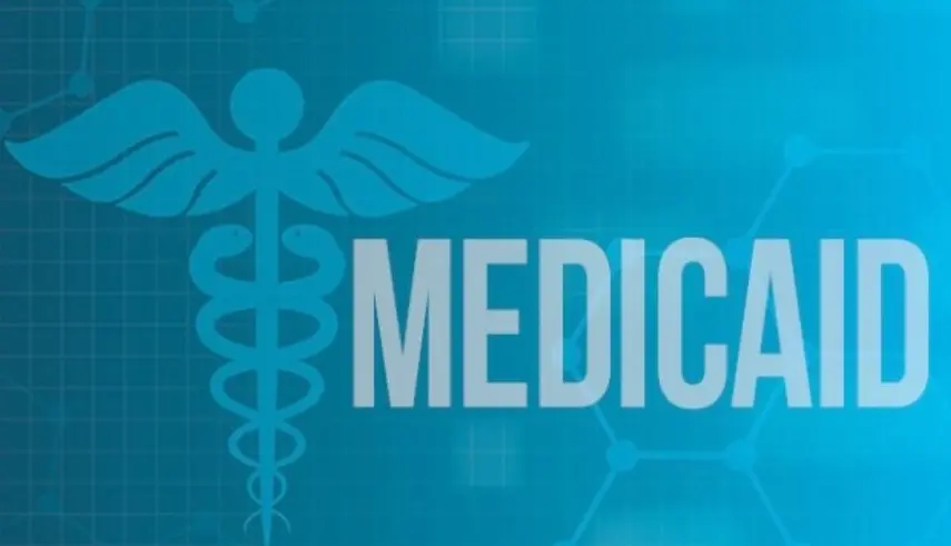 NYC activa fondos para orientar a beneficiarios Medicaid ante nuevas y estrictas exigencias