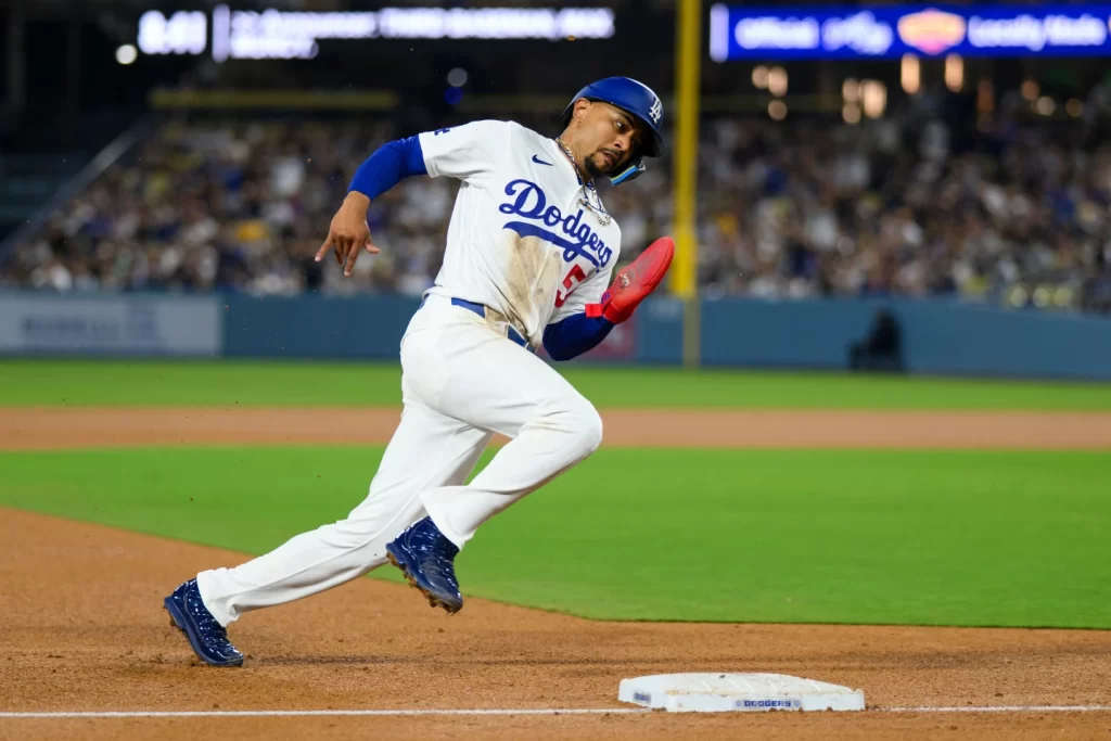 Dodgers completan remontada de 6 carreras y vencen 12-7 a Padres; Machado da jonrón