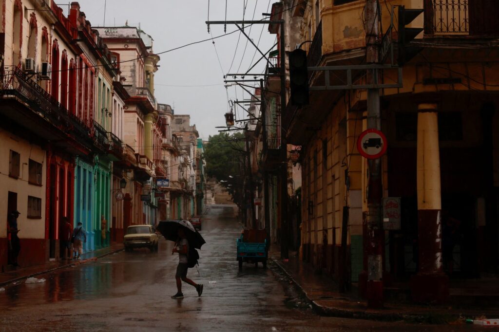 Cuba recupera luz gradualmente tras cuarto apagón; solo 12.6% de La Habana tiene corriente