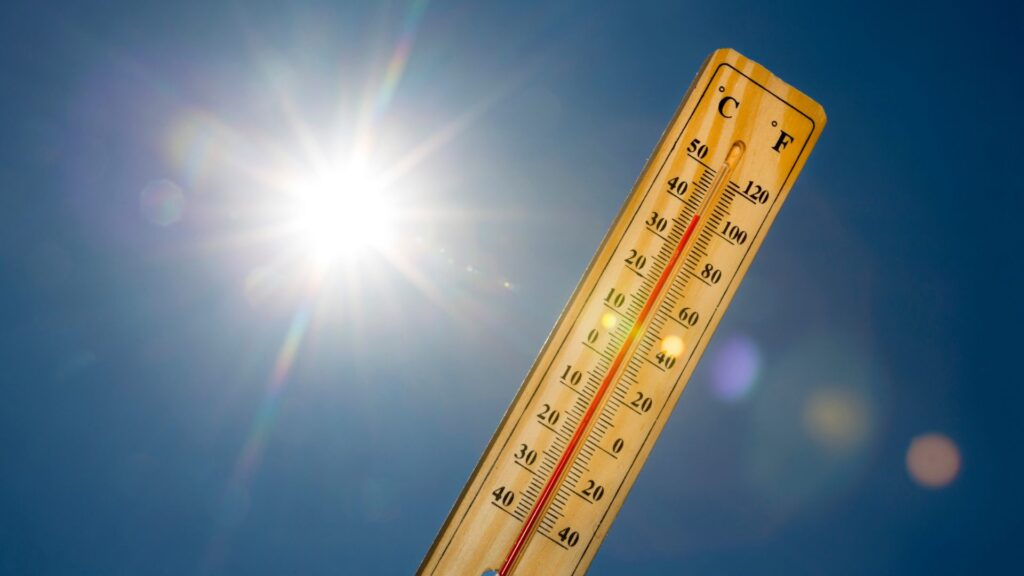 Expertos pronostican incremento del calor y ciudadanos buscan alternativas para refrescarse