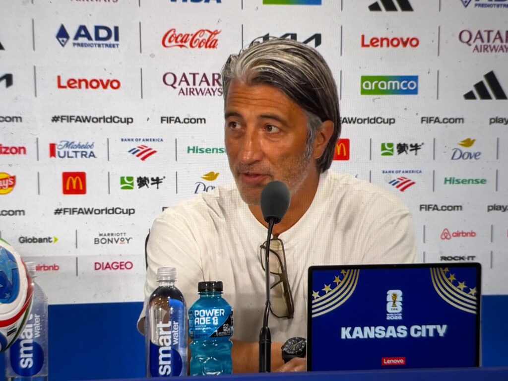 Yakin, DT de Suiza, criticó el arbitraje tras la eliminación ante Argentina