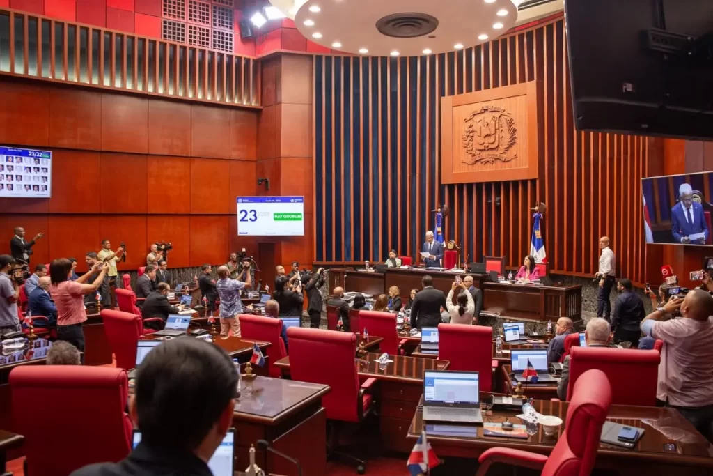 Senado aprueba proyecto reforma policial con 20 nuevas modificaciones; pieza va a CD con riesgo de perimir