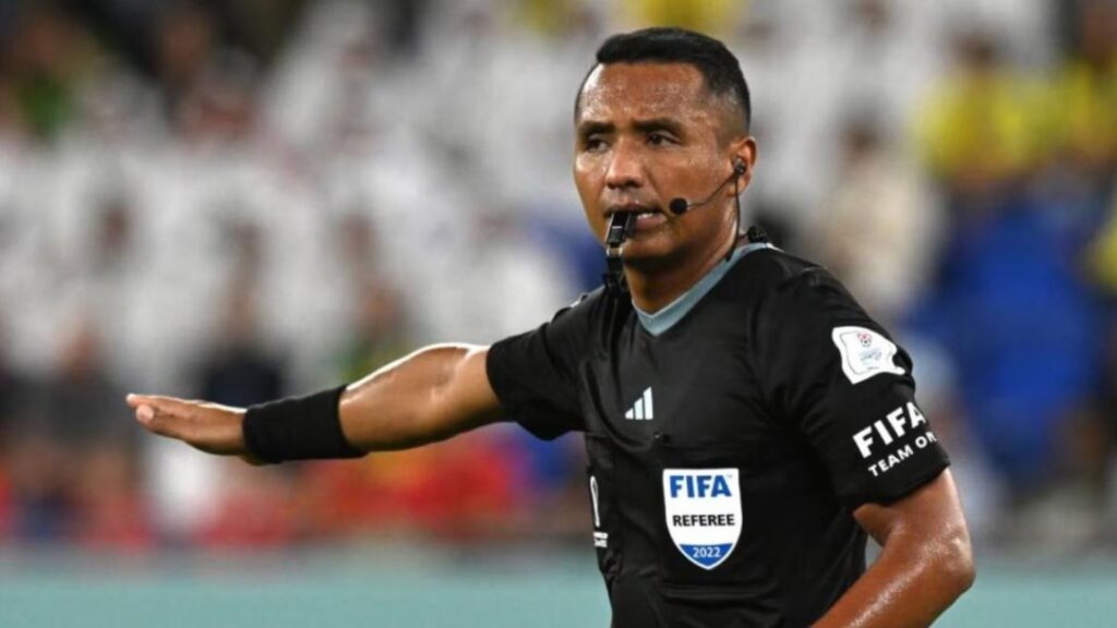 Salvadoreño Iván Barton dirigirá semifinal Francia-España en Mundial 2026