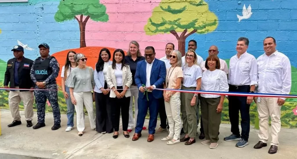 Fundación Abriendo Camino transforma un antiguo vertedero en un espacio comunitario