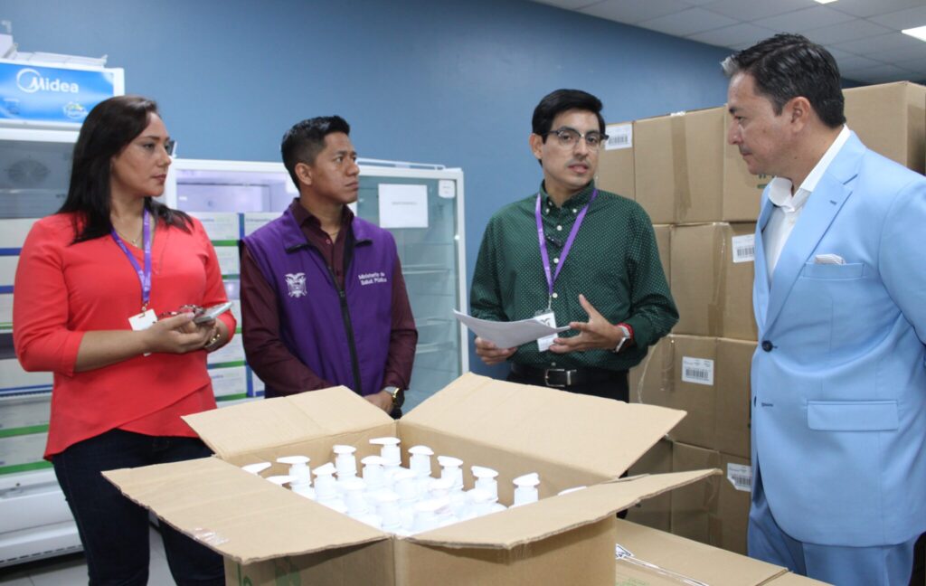 Gobierno de Noboa fortalece prevención de infecciones con nuevo lote de medicamentos para el Hospital Teófilo Dávila de Machala por USD 72 mil