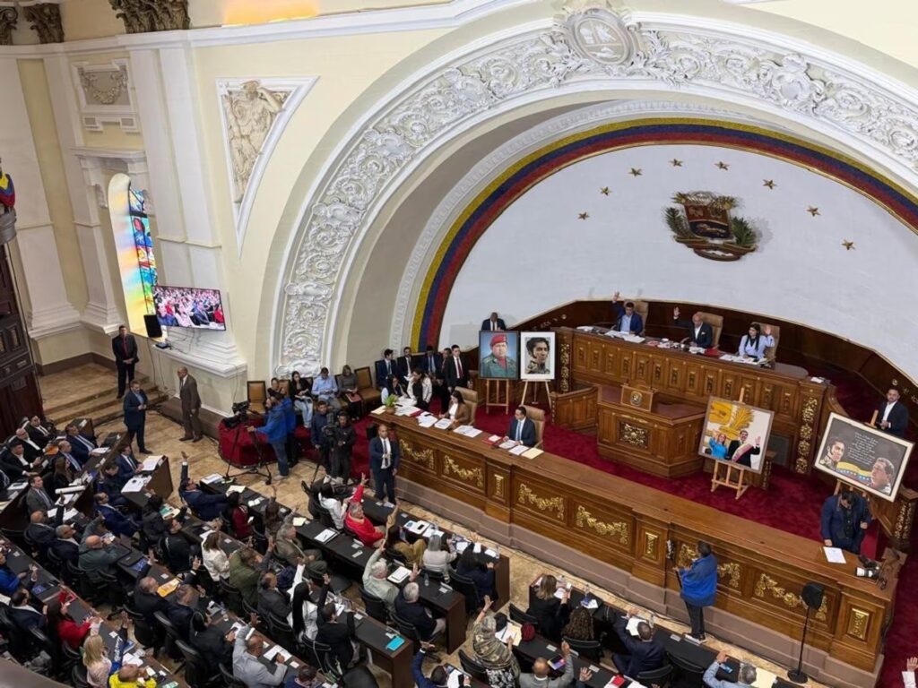 Venezuela: Oposición y chavismo pactan inicio de proceso democrático el 1 de agosto