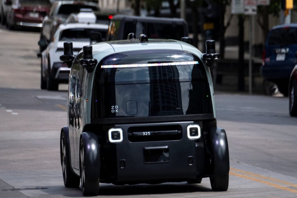 Guía completa para solicitar un robotaxi Zoox de Amazon sin conductor