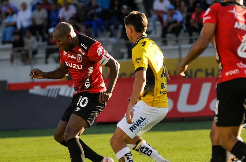 ‘TABLAS’ EN IBARRA: Leones del Norte y Deportivo Cuenca igualaron a uno