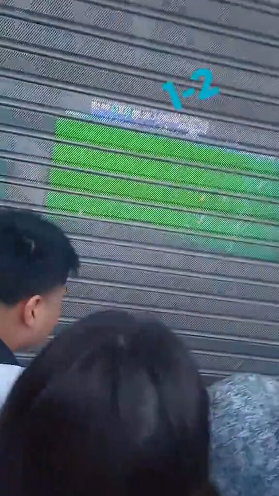 Apagón durante Argentina-Inglaterra: ingenio vecinal para ver el final