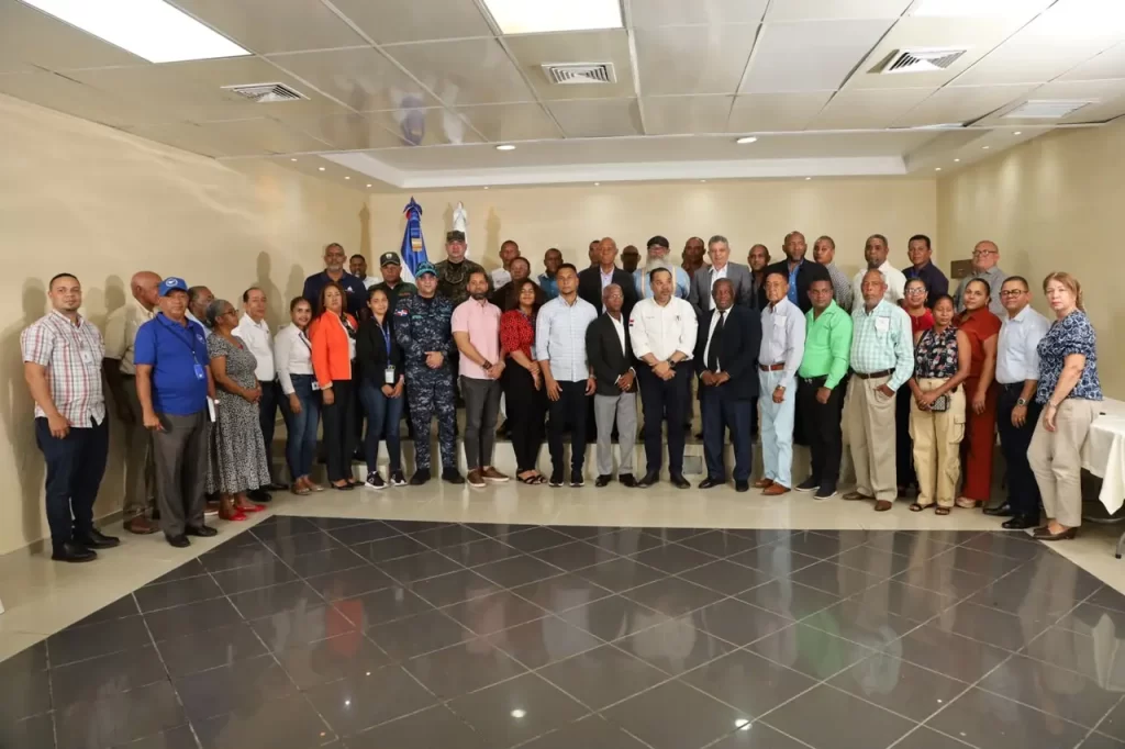 Defensor del Pueblo instala mesas comunitarias en la provincia Duarte