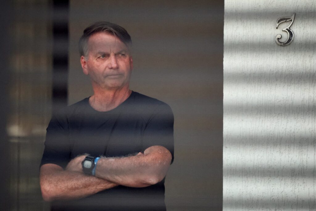 Corte Suprema de Brasil impone nuevas restricciones a Bolsonaro