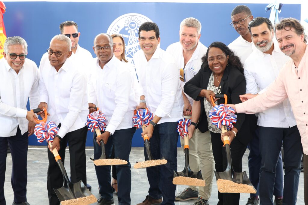 Inician construcción del alcantarillado sanitario de Boca Chica