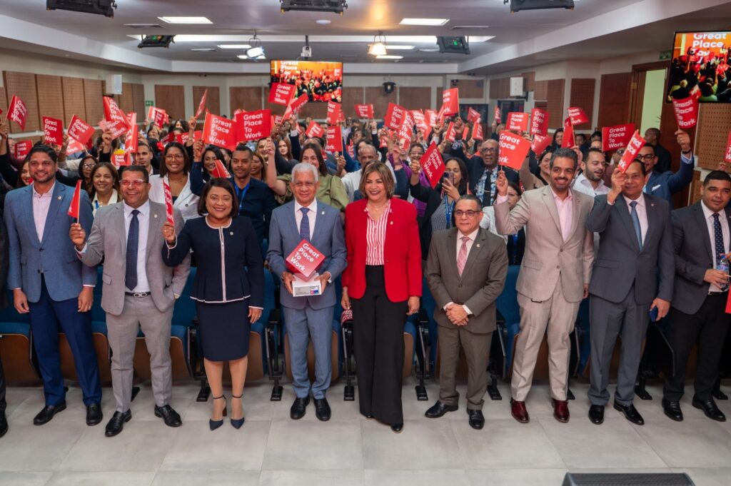 Senado recibe certificación internacional “Great Place To Work” por su clima laboral