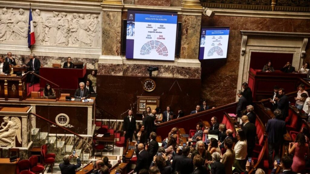 Francia aprueba la eutanasia y el suicidio asistido tras histórica votación