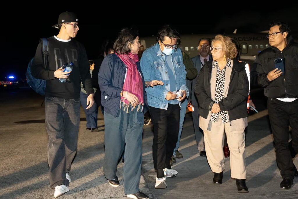 Beto Coral regresa a Colombia, renuncia al asilo y pide sacar a su familia