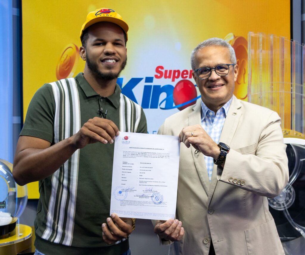 Leidsa entrega certificado a Emprendedor ganador de 25 millones con el Súper Kino