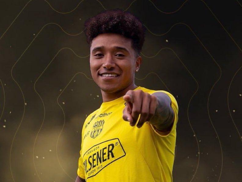 ¡NO VA MÁS EN EL ÍDOLO! – Jonathan Mina rescindió con BSC y será refuerzo de la Universidad Católica