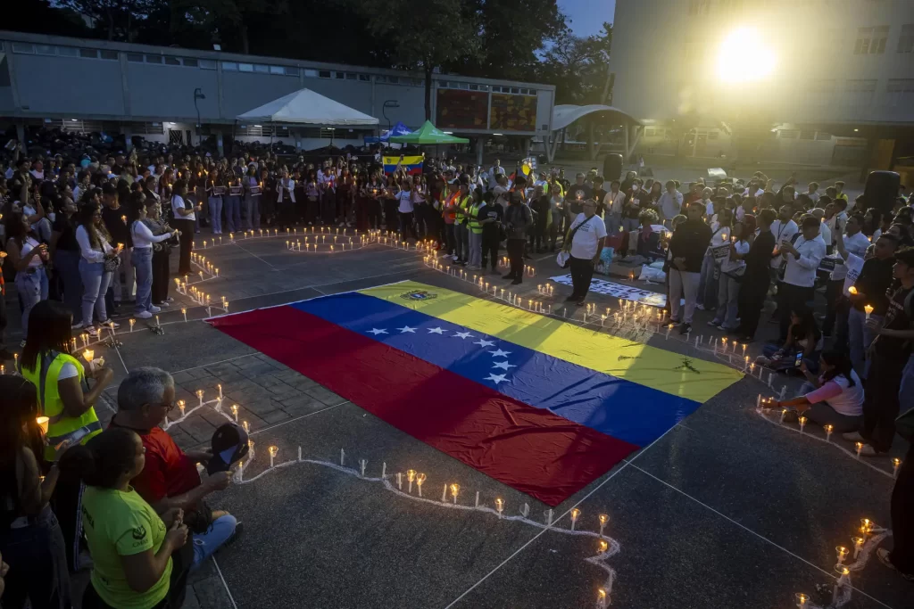 La Guaira busca a familiares de 231 víctimas tras sismos que sacudieron Venezuela