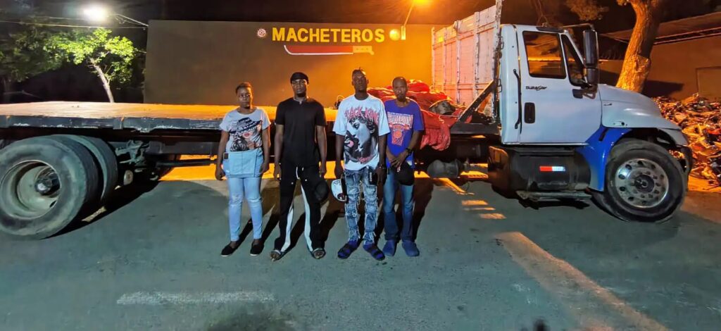 Ejército detiene a dos dominicanos que transportaban haitianos ocultos en un camión