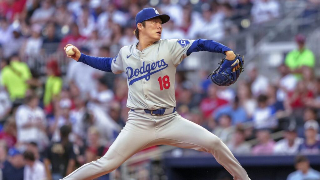 Yamamoto lanza juego completo y Dodgers vencen a los Yankees