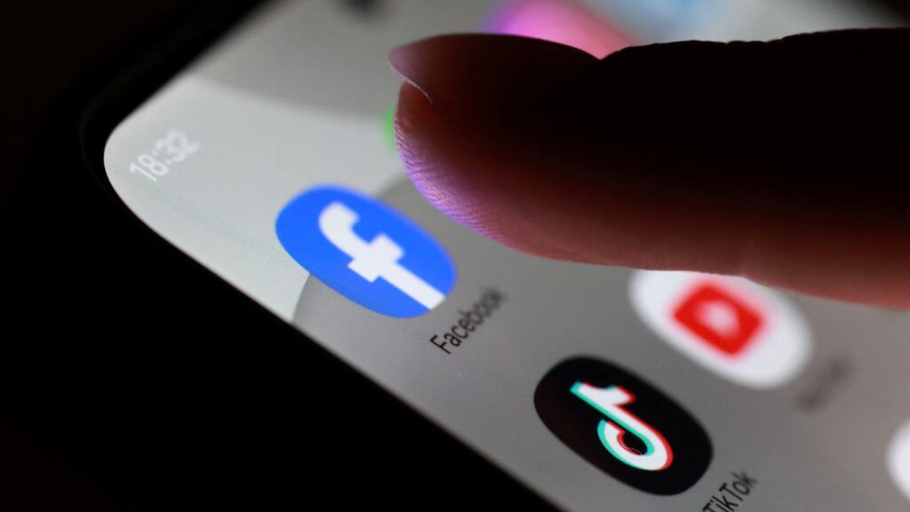 Francia dice adiós: menores de 15 años no podrán usar redes sociales