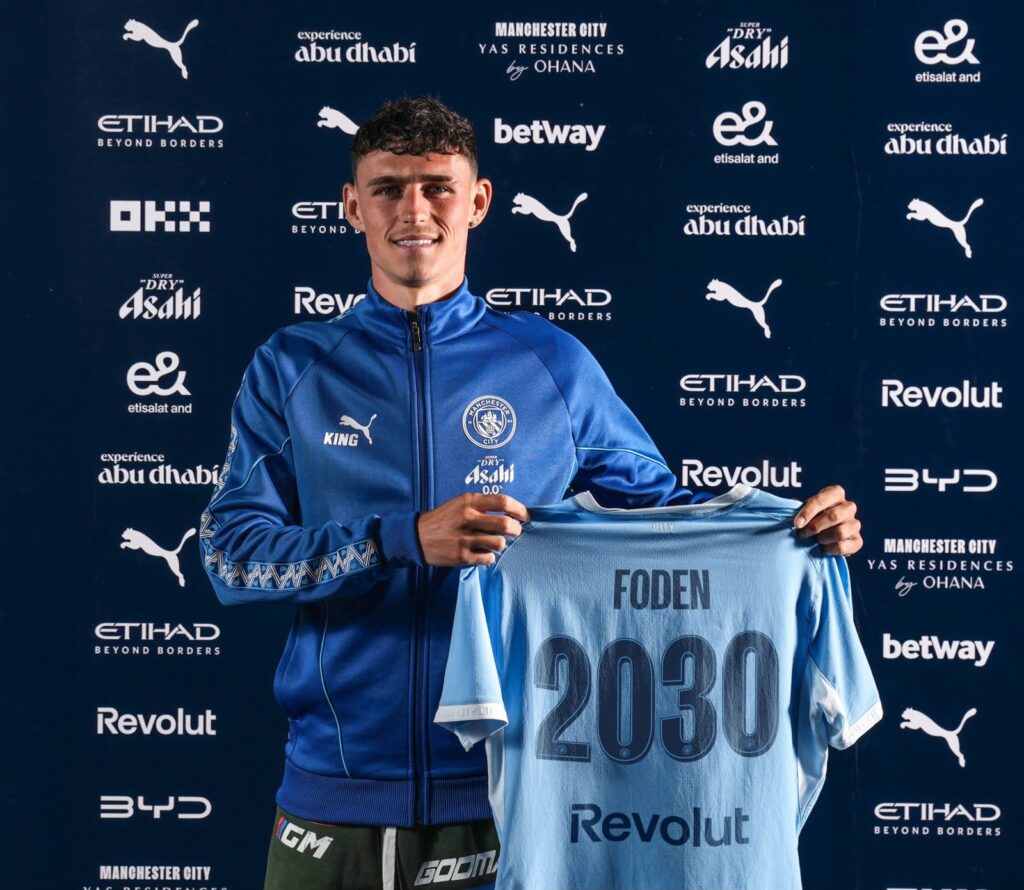 BLINDAN A SU JOYA: Phil Foden renovó contrato con el Manchester City hasta el 2030