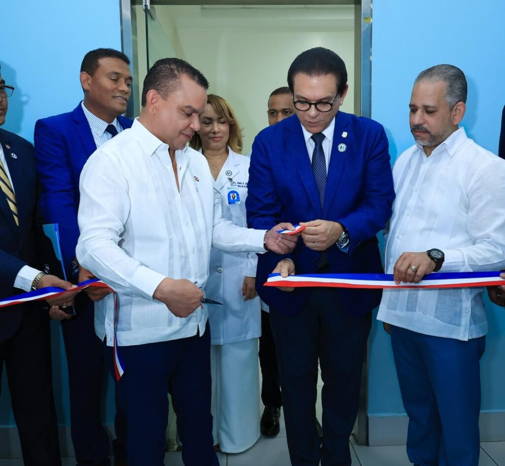 SNS dota al Hospital Cabral y Báez del único densitómetro óseo de la Red Pública en la región Norte