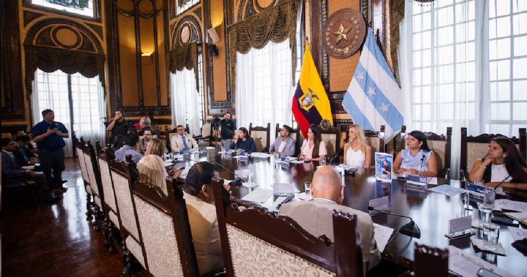 Cabildo guayaquileño aprueba resolución para garantizar transparencia electoral