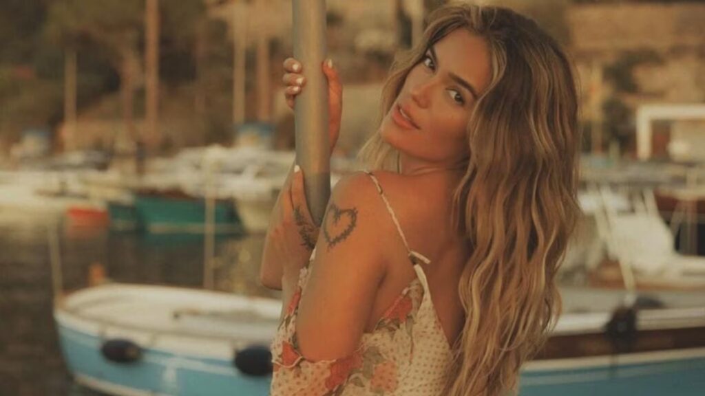 Karol G sueña con boda en playa y Justin Bieber como artista
