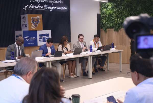 Comisión de Fiscalización recomienda archivar juicio político contra Inés Manzano